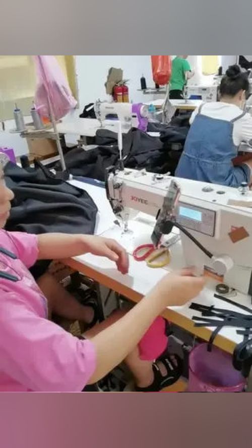 万能缝纫机固定手机支架 工厂实拍视频 生产车间现场 制衣厂 服装厂上班